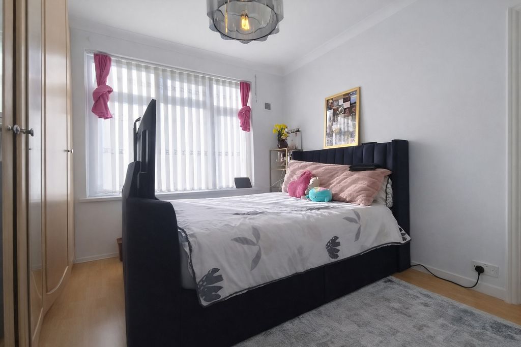 Photo 5- click for photo gallery